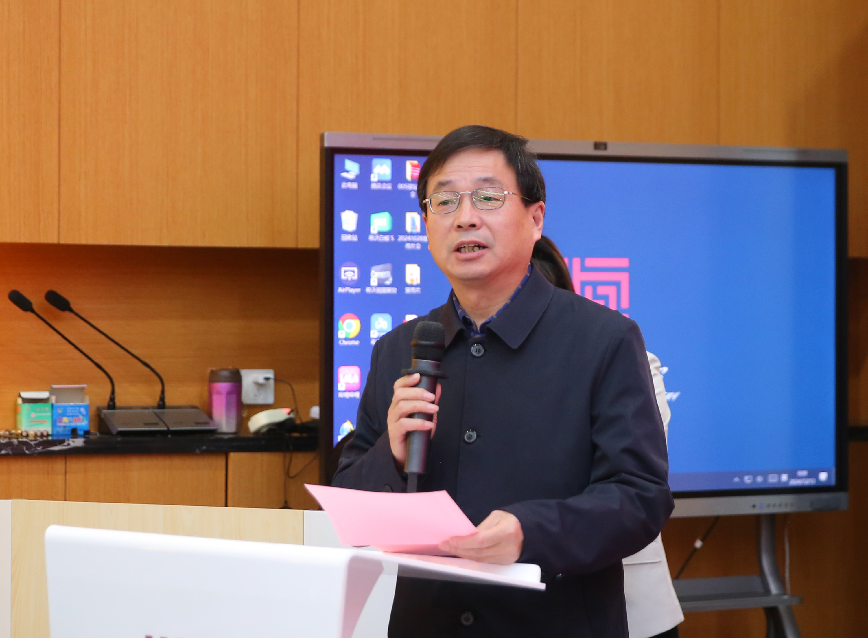 “籽籽同心”课堂共鸣丨全区近160名思政教师来我校同上一堂课 “籽籽同心”课堂共鸣丨全区近160名思政教师来我校同上一堂课