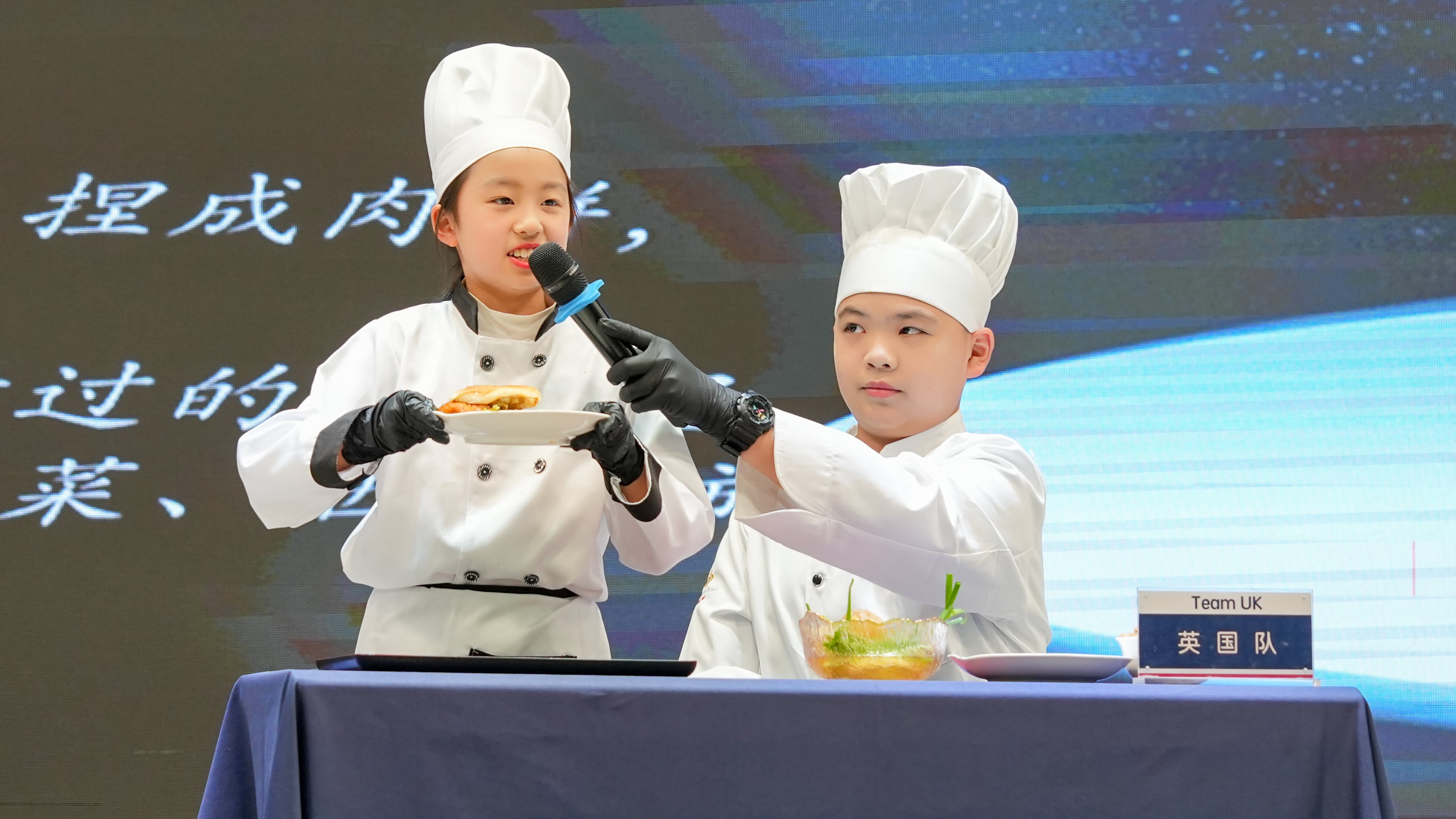 排骨藕汤、La crêpe、Hamburger...“海外”娃中英法三语秀厨艺,闪耀武汉市国际理解教育成果展 排骨藕汤、La crêpe、Hamburger...“海外”娃中英法三语秀厨艺,闪耀武汉市国际理解教育成果展