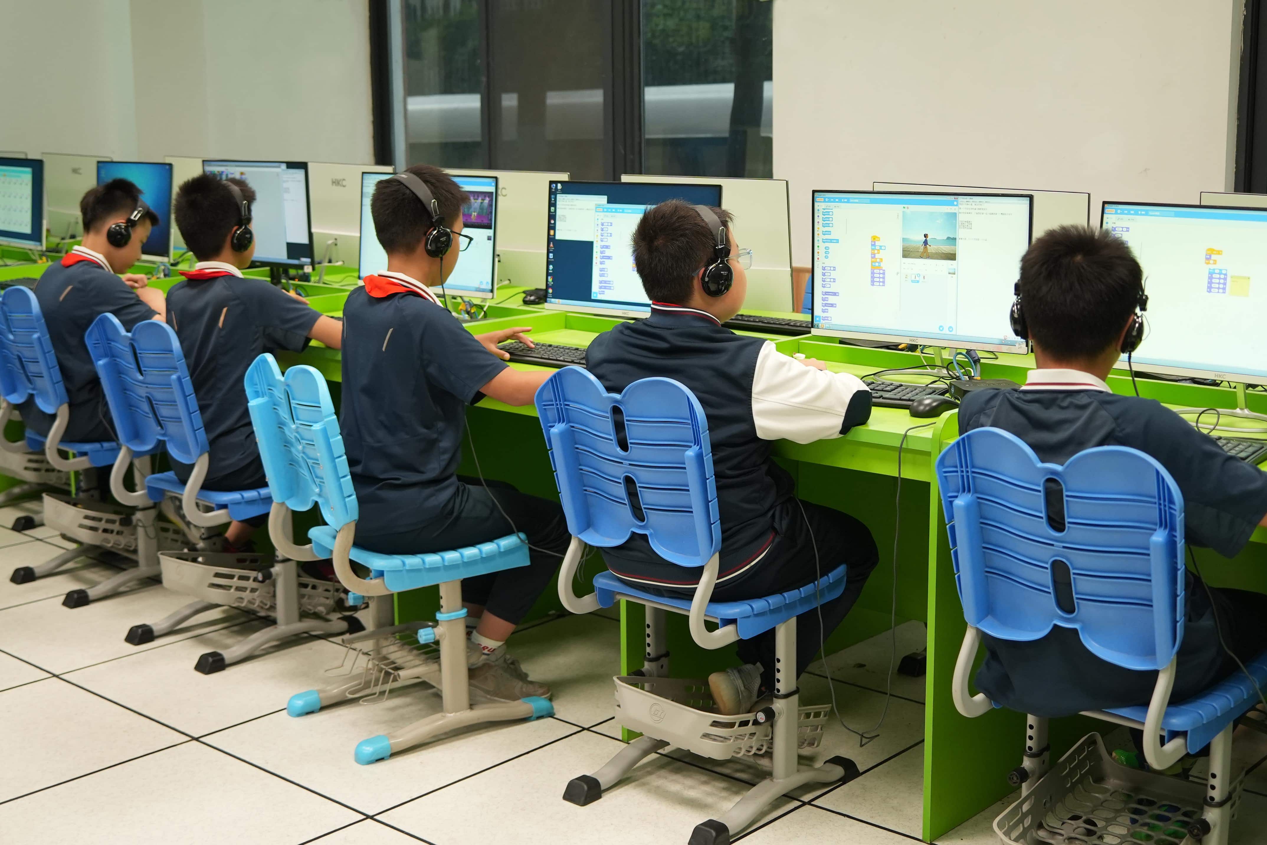 一文看懂丨编程、机甲、机器人、STEAM课…小学科技课如何选？