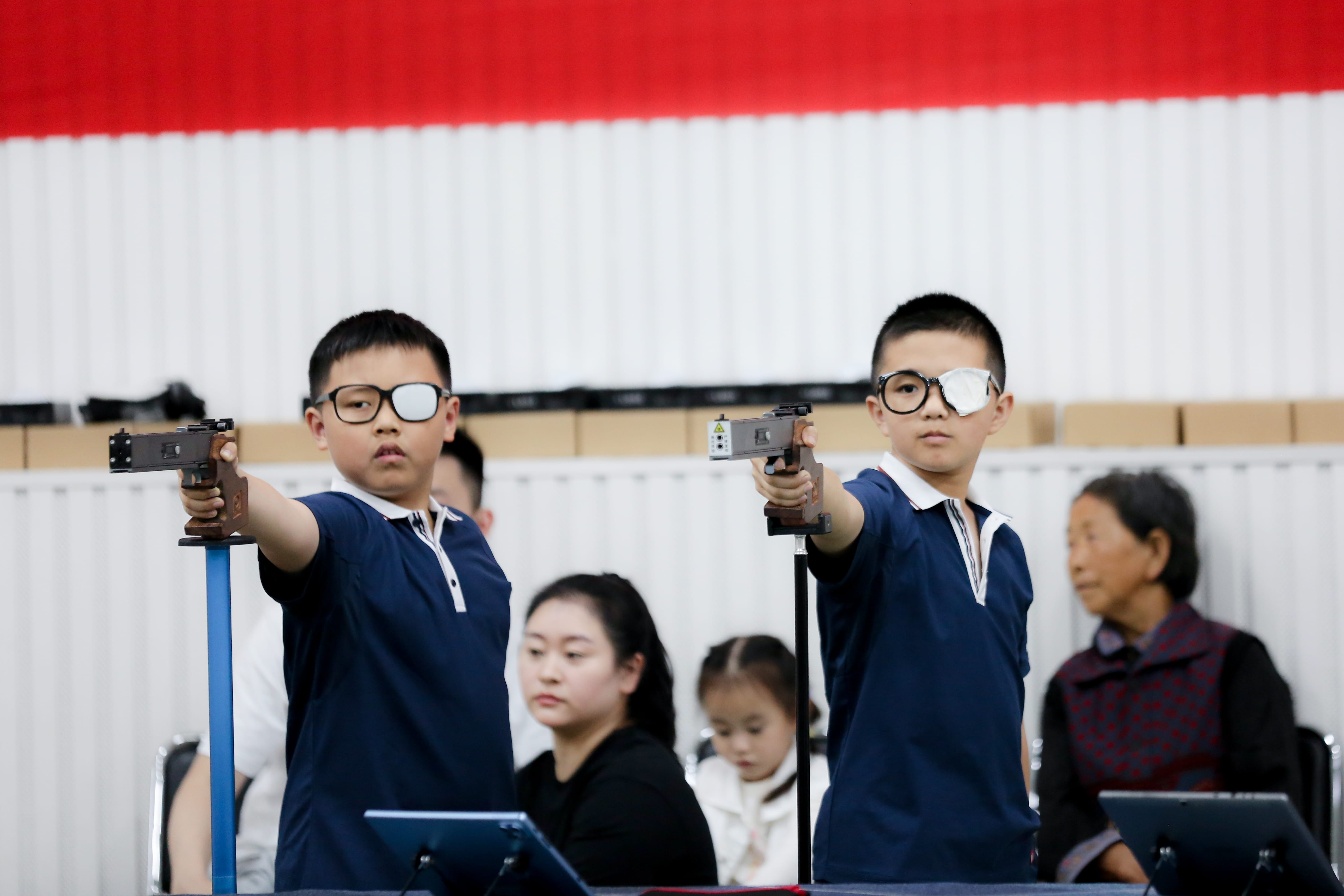2024武汉首届幼儿教育创新发展论坛在我校圆满举行 射击体验.jpg