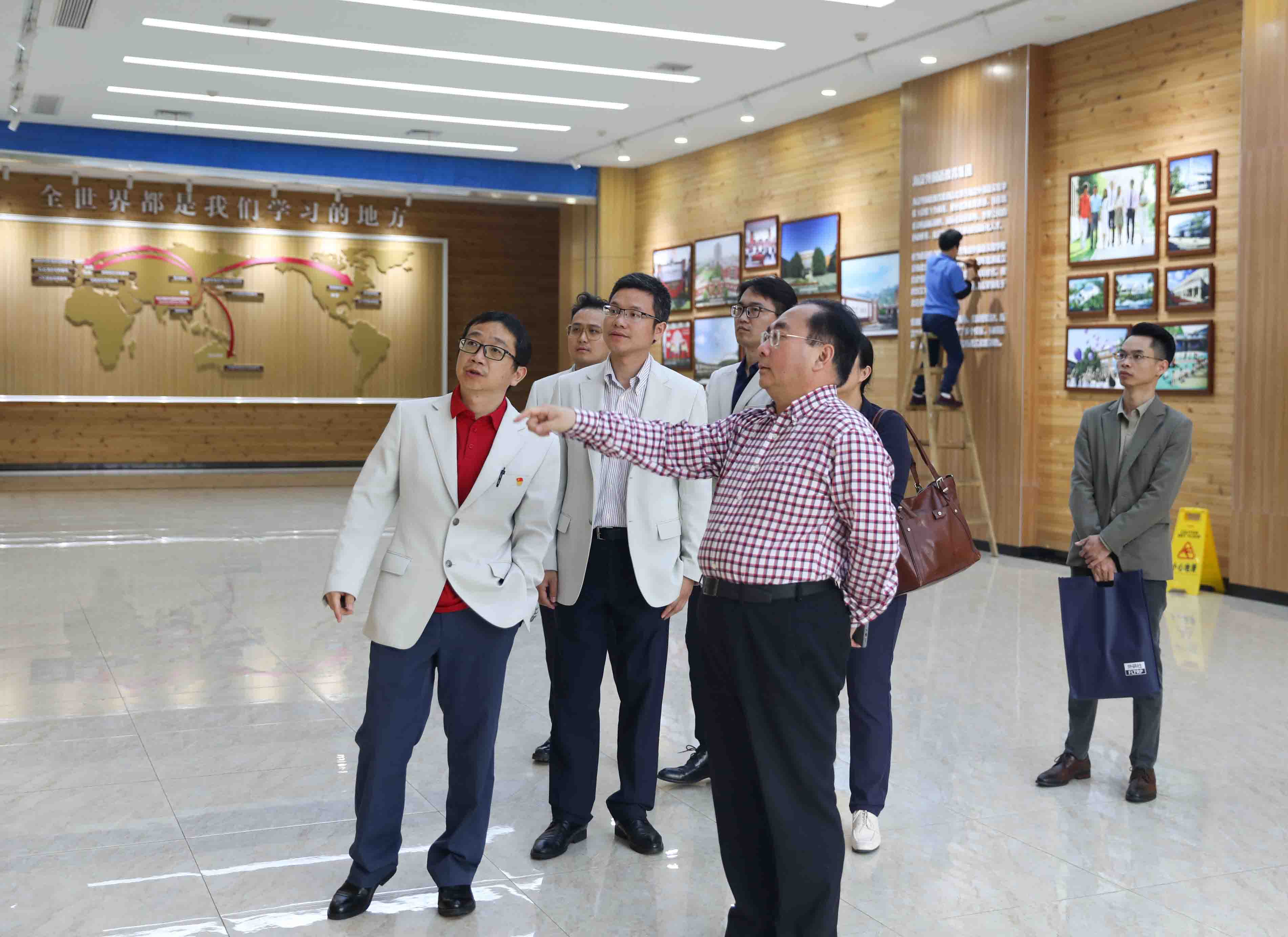 中国教育学会国际教育分会领导莅临我校进行交流调研 w15.jpeg